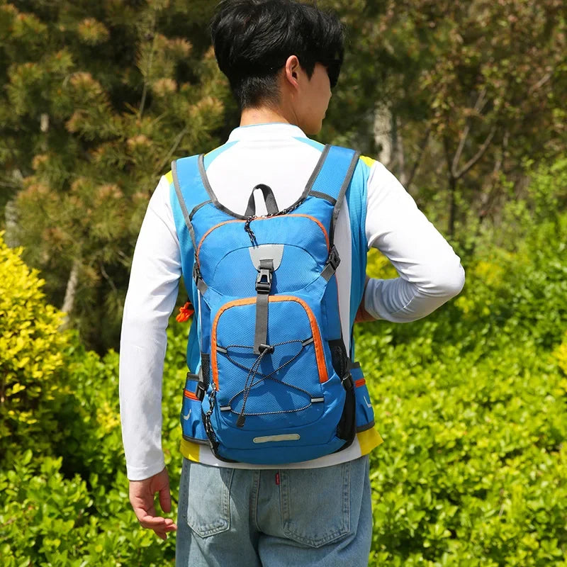 Sac de Randonnée 25L Léger Compatible Poche à Eau et Bande Réfléchissante - RidgeLite 25