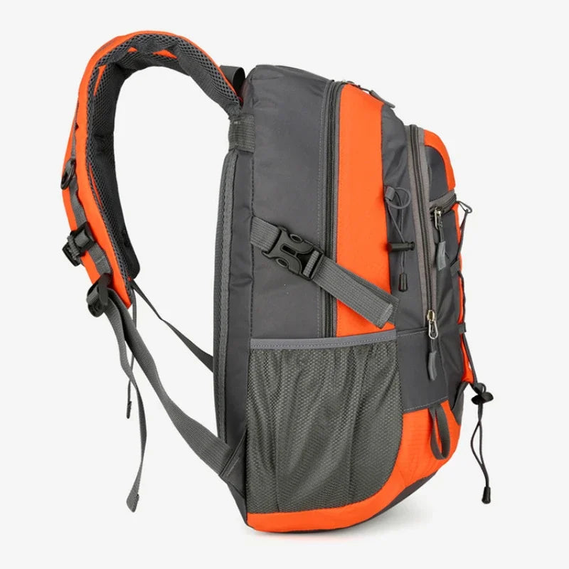 Sac de randonnée Imperméable Déperlant Léger, Confortable et Pratique 35L - StormLite 35