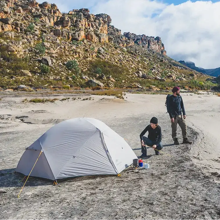Tente Randonnée Ultralégère 2P/1P, Étanchéité Renforcée & Structure Alpine TRAILNEST Mongar UL 2