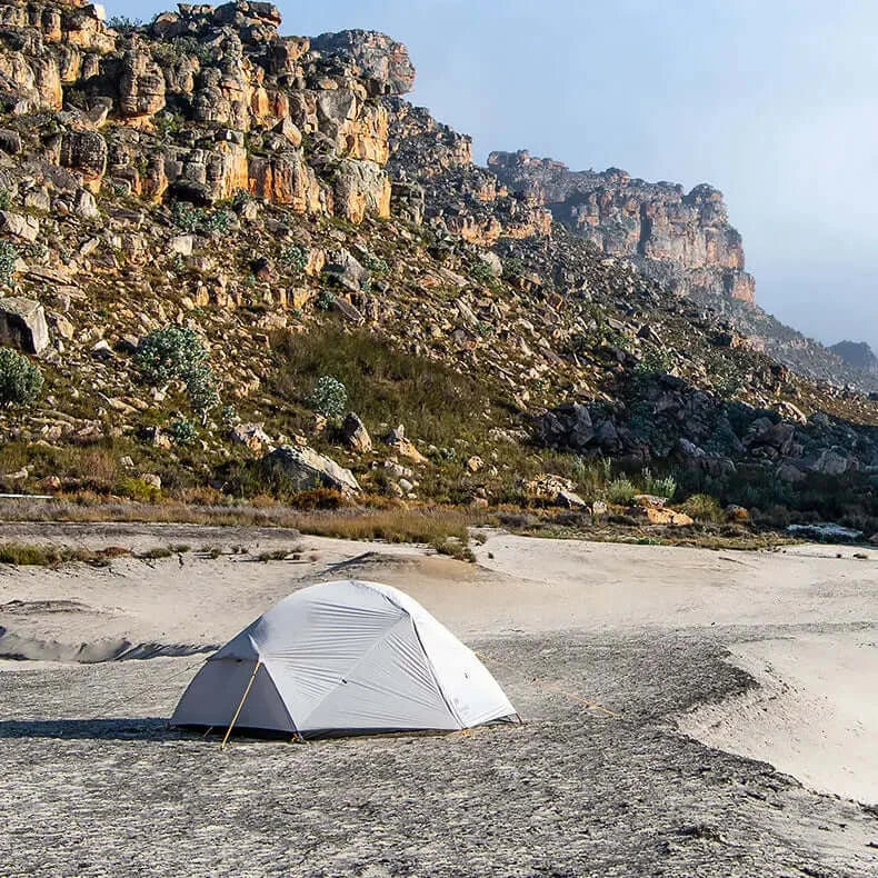 Tente Randonnée Ultralégère 2P/1P, Étanchéité Renforcée & Structure Alpine TRAILNEST Mongar UL 2
