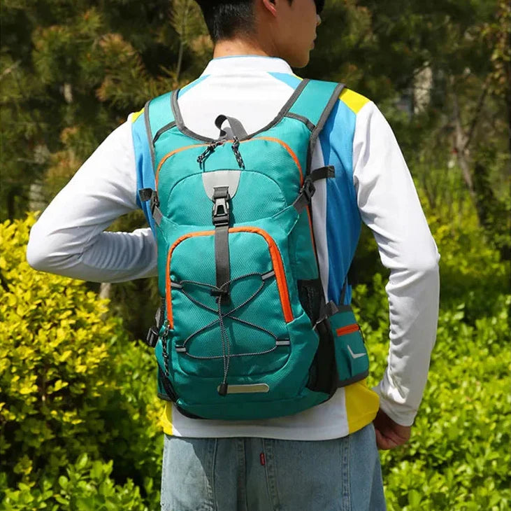 Sac de Randonnée 25L Léger Compatible Poche à Eau et Bande Réfléchissante - RidgeLite 25